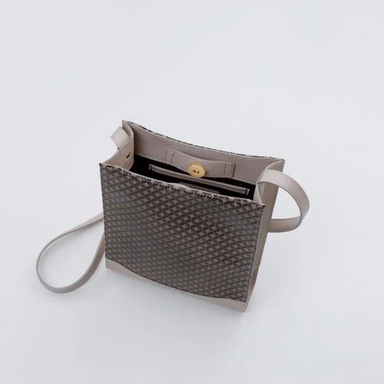 Inden Urushi Deerskin Crossbody Pouch - QUARA