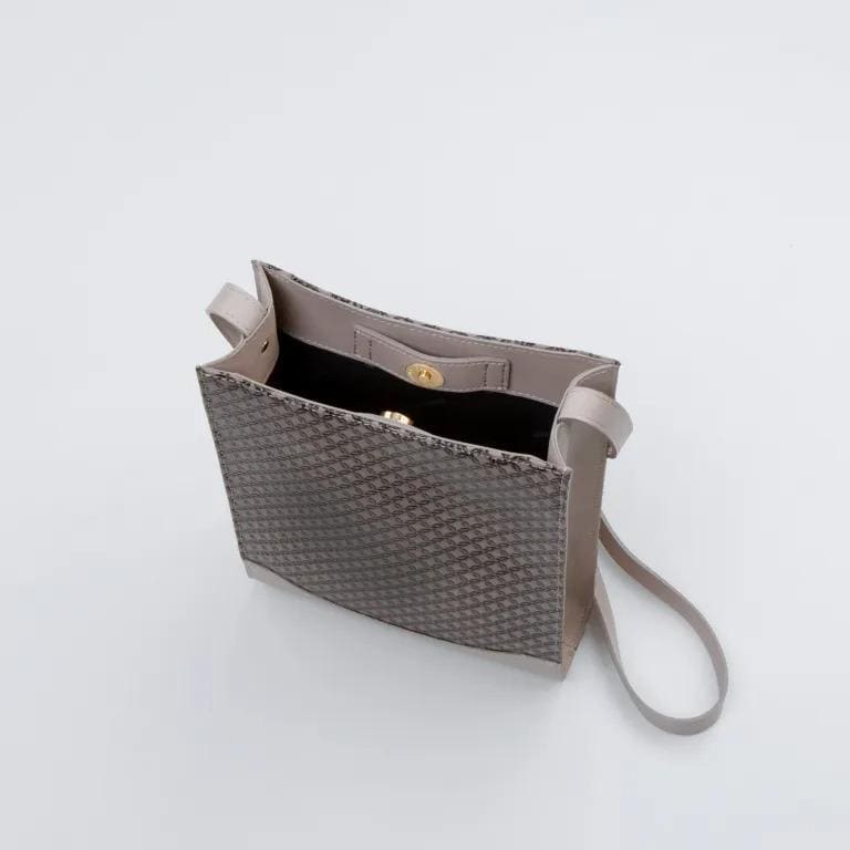 Inden Urushi Deerskin Crossbody Pouch - QUARA