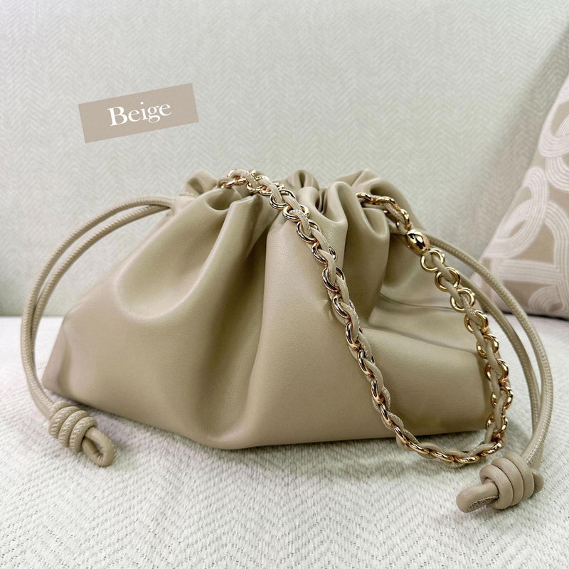 Minimalist Soft Leather Shoulder Bag - QUARA