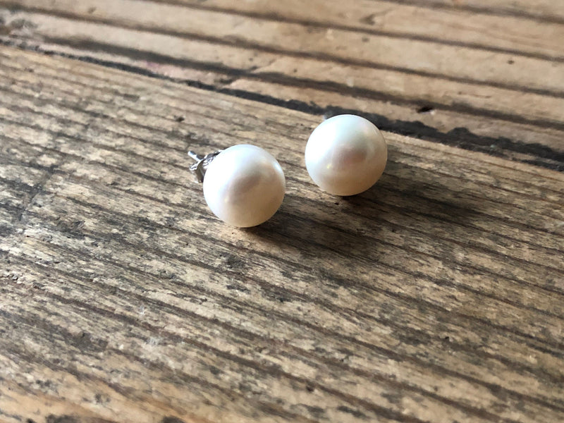 Natural Freshwater 11 mm Pearl Stud Earrings (Vintage) - QUARA